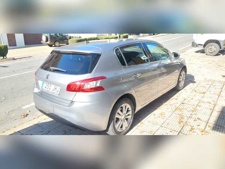 Peugeot 308 1.2 AUTOMATICO foto 3
